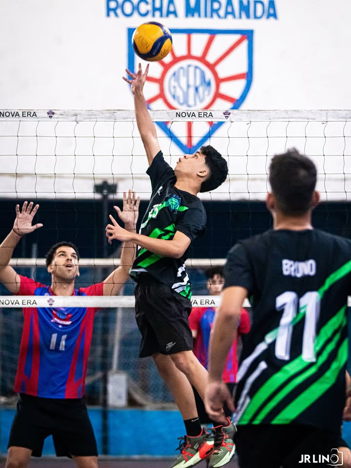 Treino de voleibol com atletas do Espaço Recreio